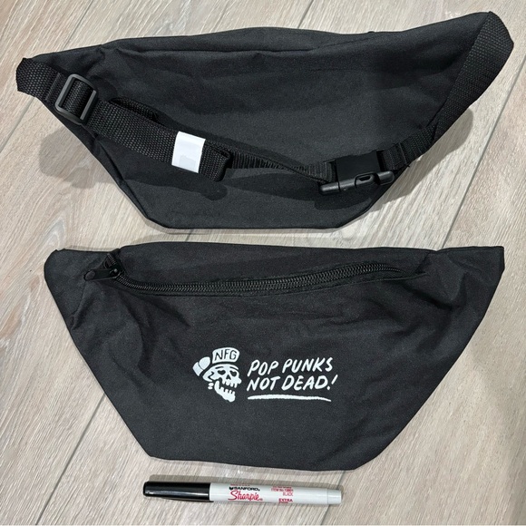 New newfound glory waist bag / fanny pack “pop punks not dead!”🤘 - Picture 1 of 2